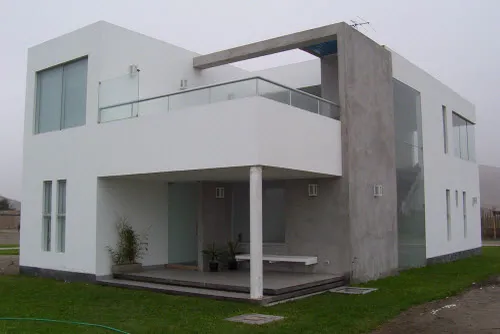 Casa de playa Las Gramas, Km 69, Panamericana Sur, 2006. Fotografía 1 de 8.