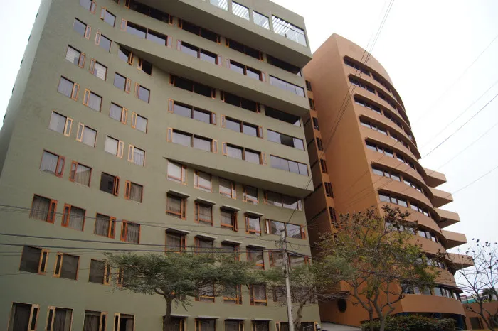 Edificio Los Nogales, San Isidro, 1994. Fotografía 3 de 5.